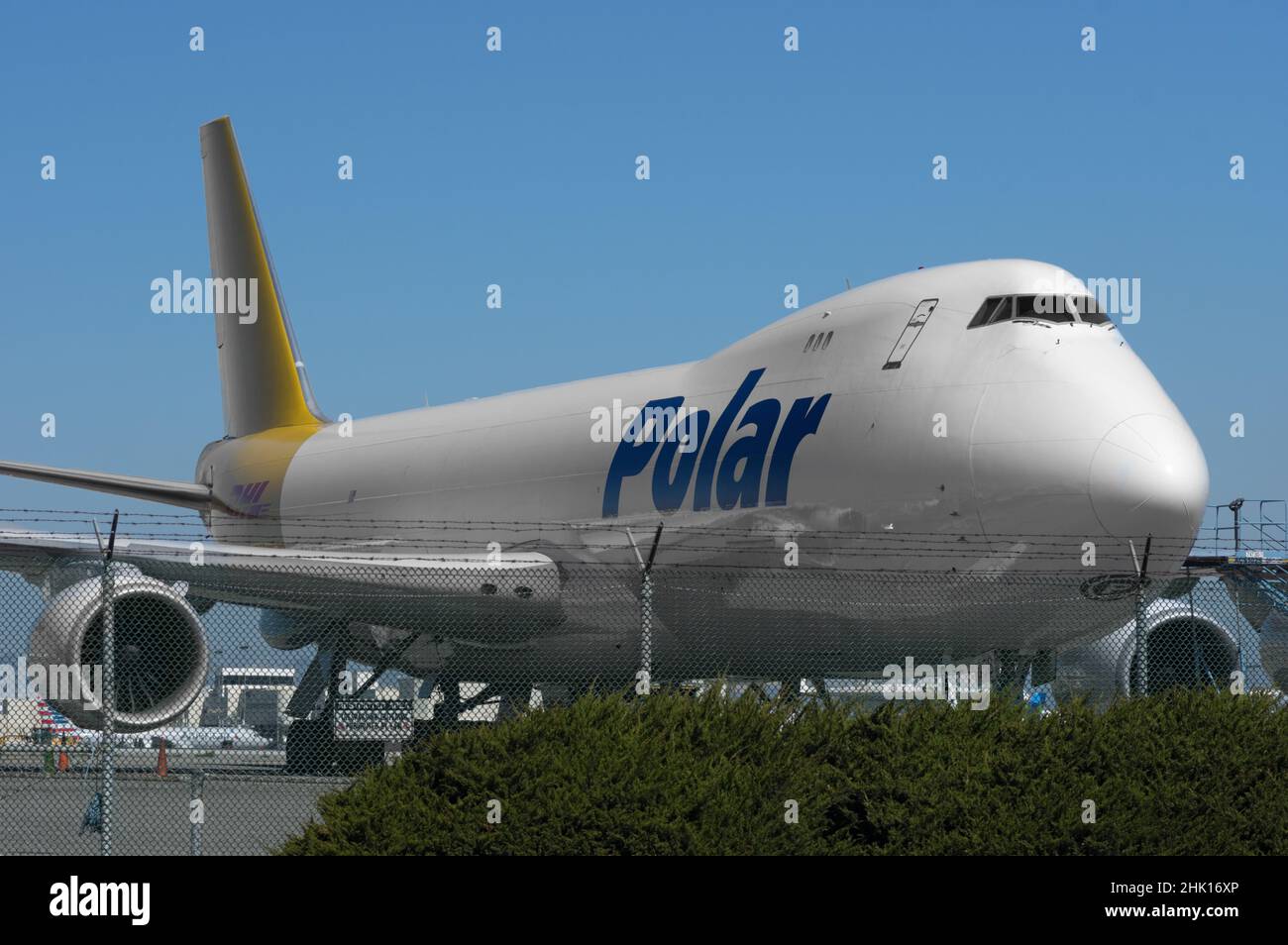 DHL Polar Air Cargo Boeing 747 geparkt am LAX, Los Angeles International Airport. Stockfoto