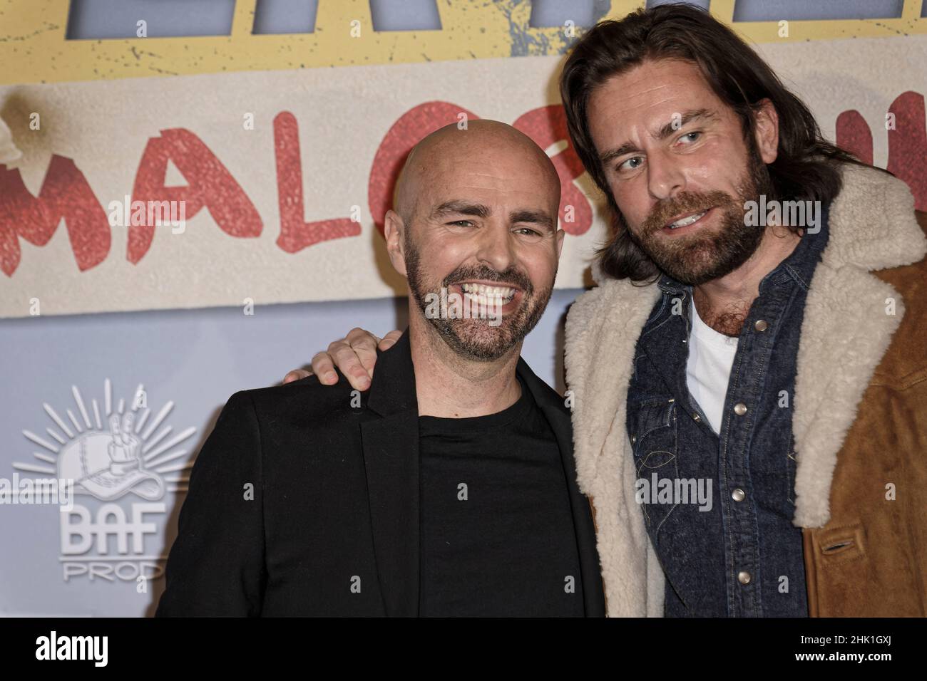 Paris, Frankreich. 31st Januar 2022. Julien Arruti und ein Gast besuchen die SUPERHELDEN-Premiere von MALGRE LUI von Philippe Lacheau im Le Grand Rex. Stockfoto