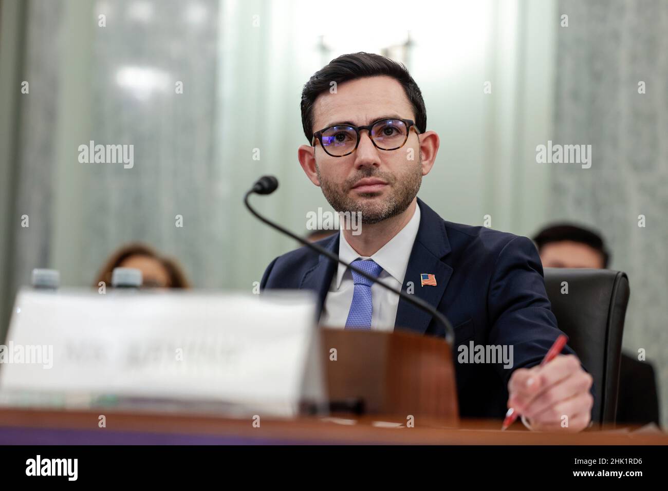 WASHINGTON, DC - FEBRUAR 01: SAMUEL A.A. Levine, Director, Bureau of Consumer Protection, Federal Trade Commission, bezeugte während einer Anhörung des Senats für Handel, Wissenschaft und Transport zu Verbraucherschutz, Produktsicherheit und Datensicherheit, um COVID-19-Betrug und Preisaushöschungen zu untersuchen, am 01. Februar 2022 im Russell Senate Office Building in Washington, DC. Der Unterausschuss führte die Anhörung durch, um Betrug und Preisauswertung im Zusammenhang mit der Covid-19-Pandemie zu diskutieren und darüber, wie Verbraucherverbände und die Federal Trade Commission diese bekämpfen können. (Foto von Anna Moneymaker/Pool/Sipa USA) Stockfoto