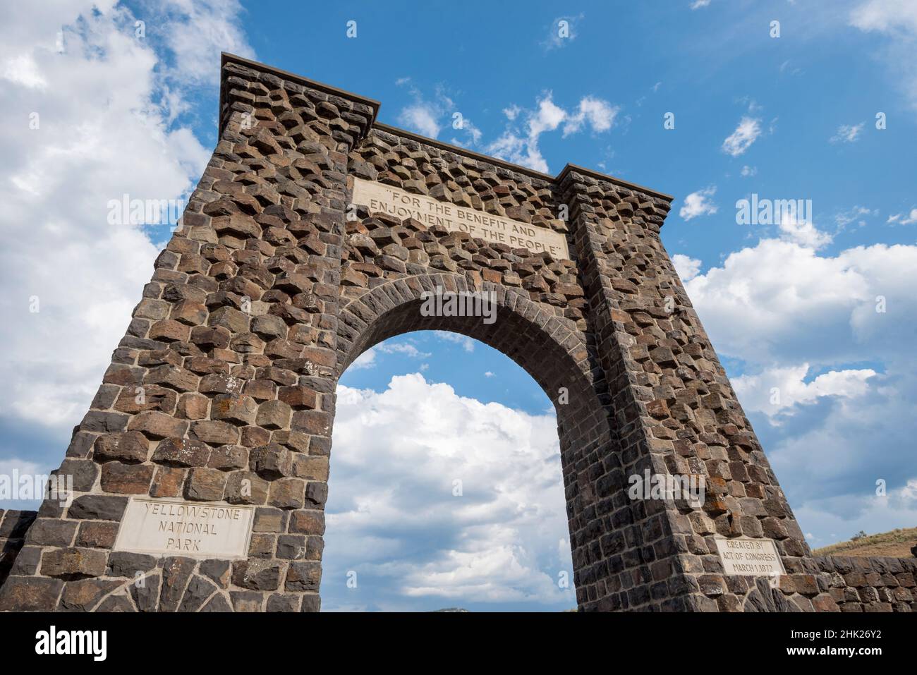 Roosevelt Arch am nördlichen Eingang zum Yellowstone National Park, Gardiner, Montana. Stockfoto