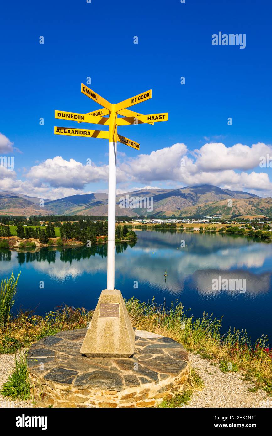 Ortsschild am Bruce Jackson Lookout, Cromwell, Central Otago, South Island, Neuseeland (nur für redaktionelle Verwendung) Stockfoto