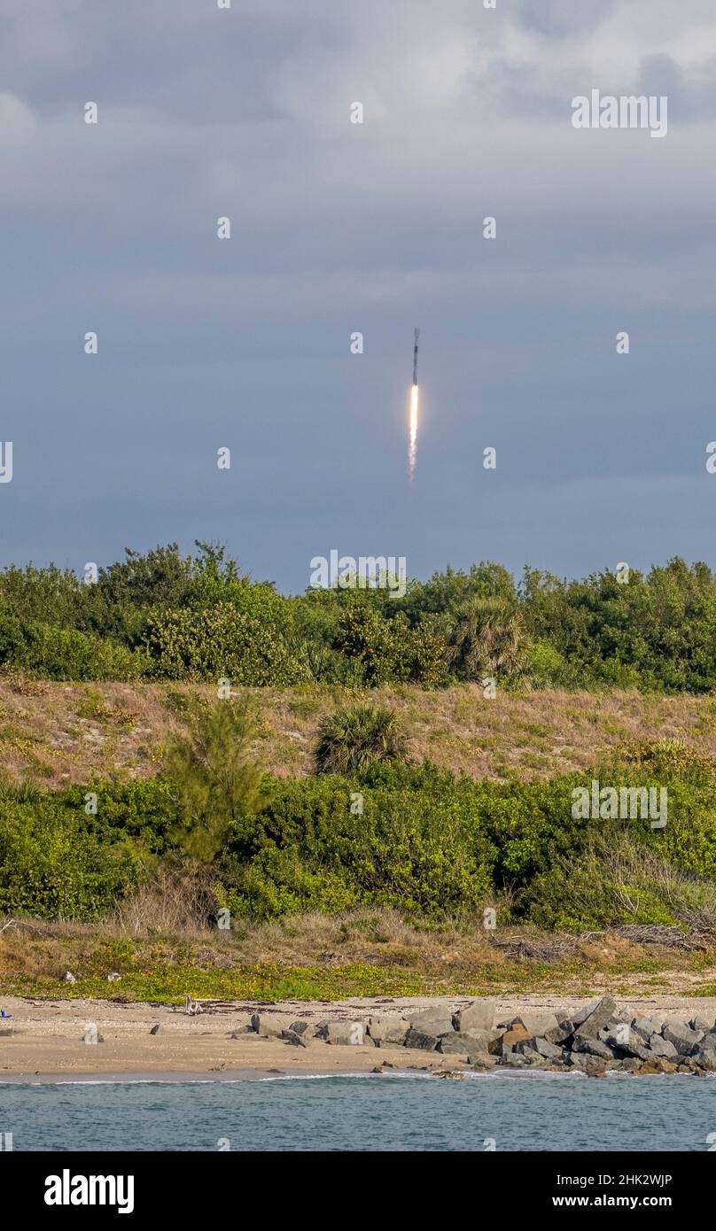 USA, Florida, Port Canaveral. Eine Space X-Rakete wird von Cape Canaveral aus gestartet Stockfoto