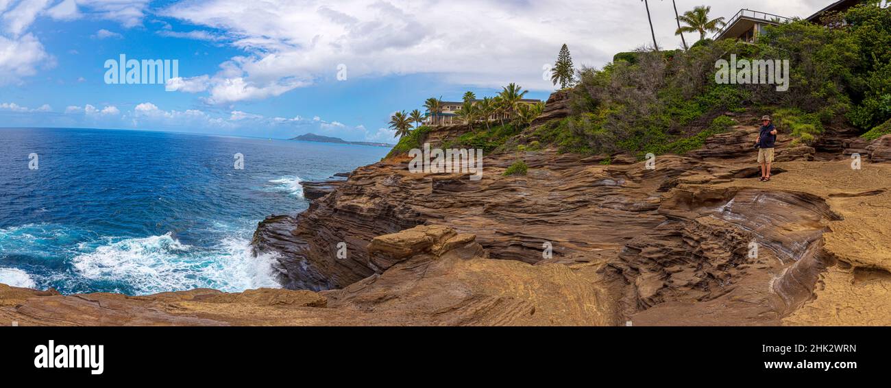 Blick auf das Meer von den Spitting Caves. Verborgener Schatz in Honolulu. Oahu. Hawaii. Stockfoto