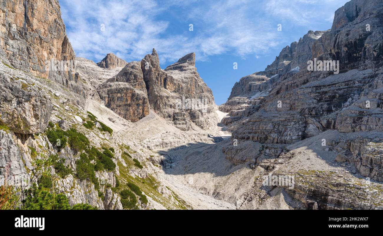 Bocca del Tuckett und Cima Sella. Die Brenta-Dolomiten, UNESCO-Weltkulturerbe. Italien, Trentino, Val Rendena Stockfoto