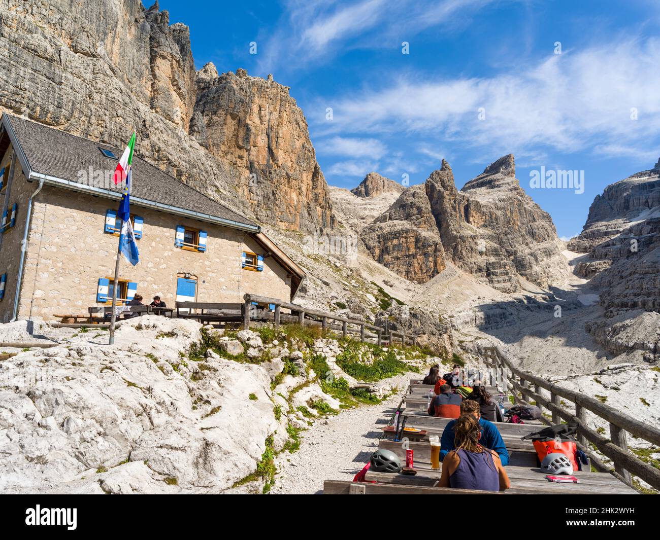 Berghütte Rifugio Tuckett e Sella. Die Brenta-Dolomiten, UNESCO-Weltkulturerbe. Italien, Trentino, Val Rendena. (Nur Für Redaktionelle Zwecke) Stockfoto