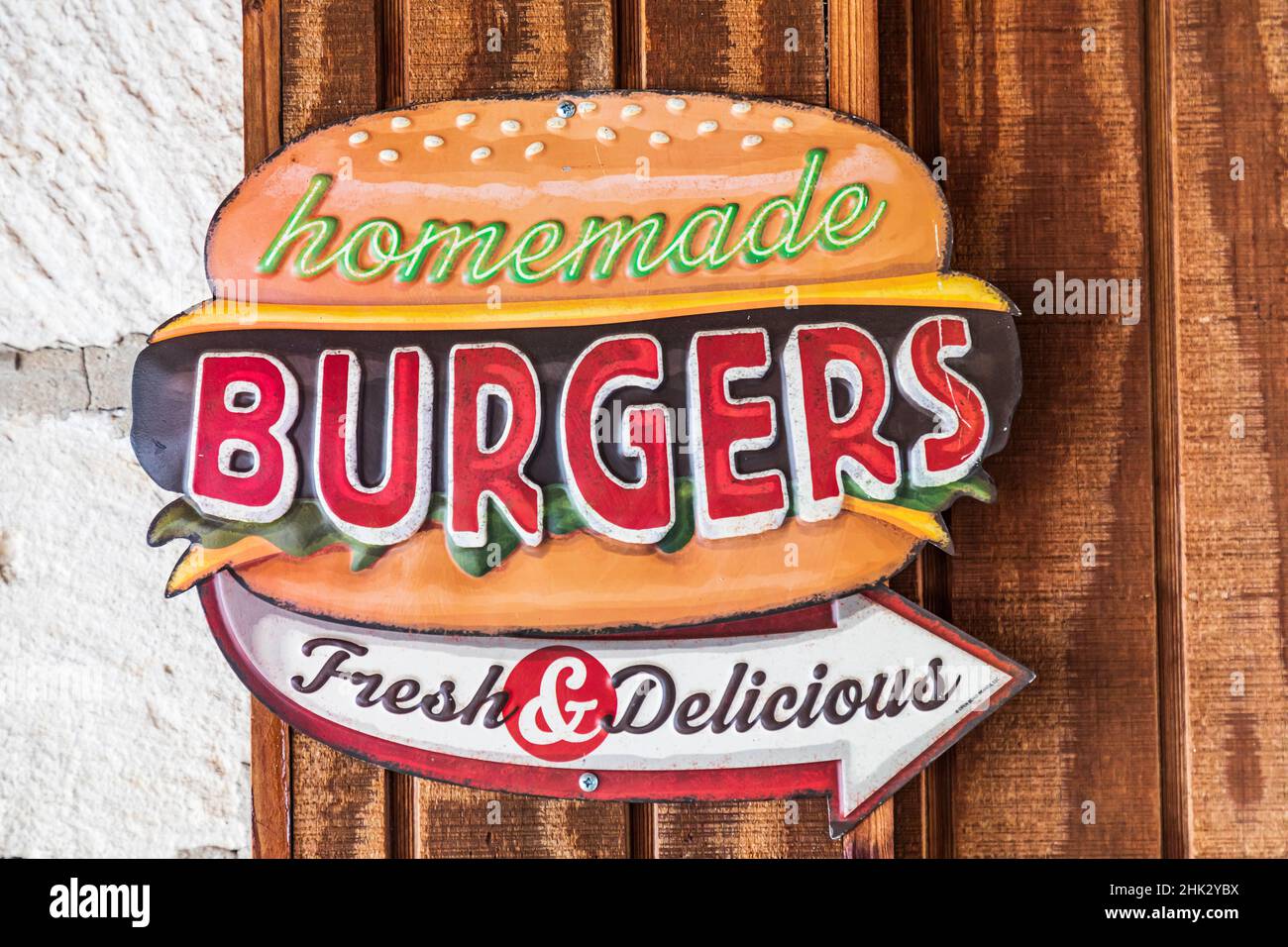 Bandera, Texas, USA. Melden Sie sich für hausgemachte Burger im Texas Hill Country an. (Nur Für Redaktionelle Zwecke) Stockfoto