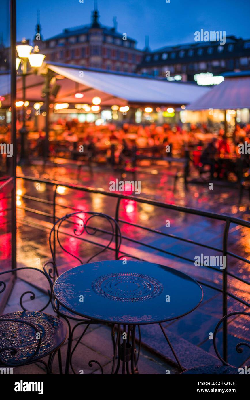 Schweden, Linkoping, Cafés und Bars auf dem Stora-Zielplatz, Abenddämmerung (nur für redaktionelle Zwecke) Stockfoto