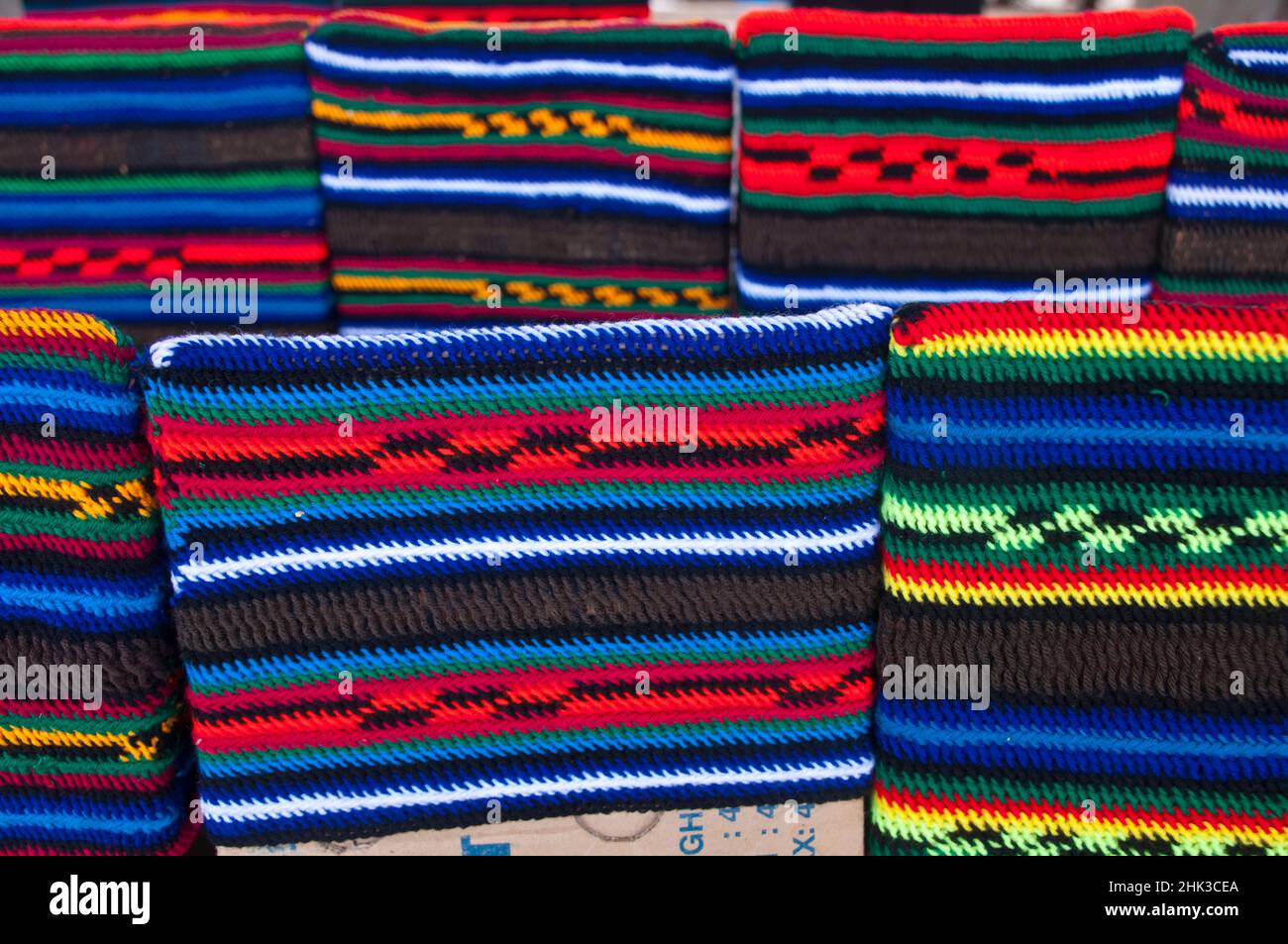 Traditionelle Kleidung auf dem Markt von Mount Hagen, Highlands, Papua-Neuguinea, Pazifik Stockfoto