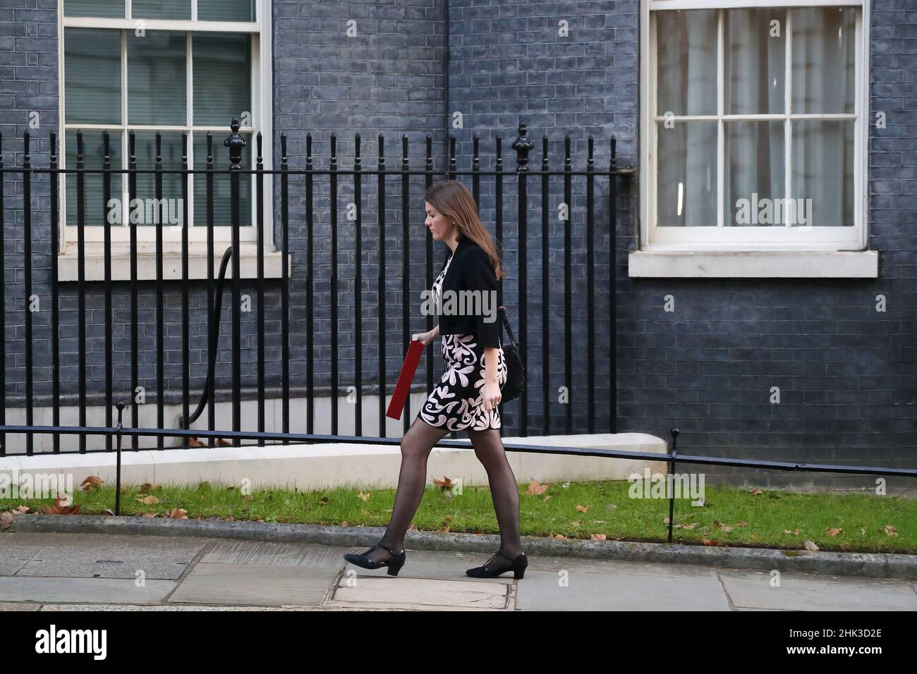 London, Großbritannien, 1st. Februar 2022. Michelle Donelan, Staatsministerin für höhere Bildung und Weiterbildung, bei der Ankunft in der Downing Street Nr. 10. Stockfoto