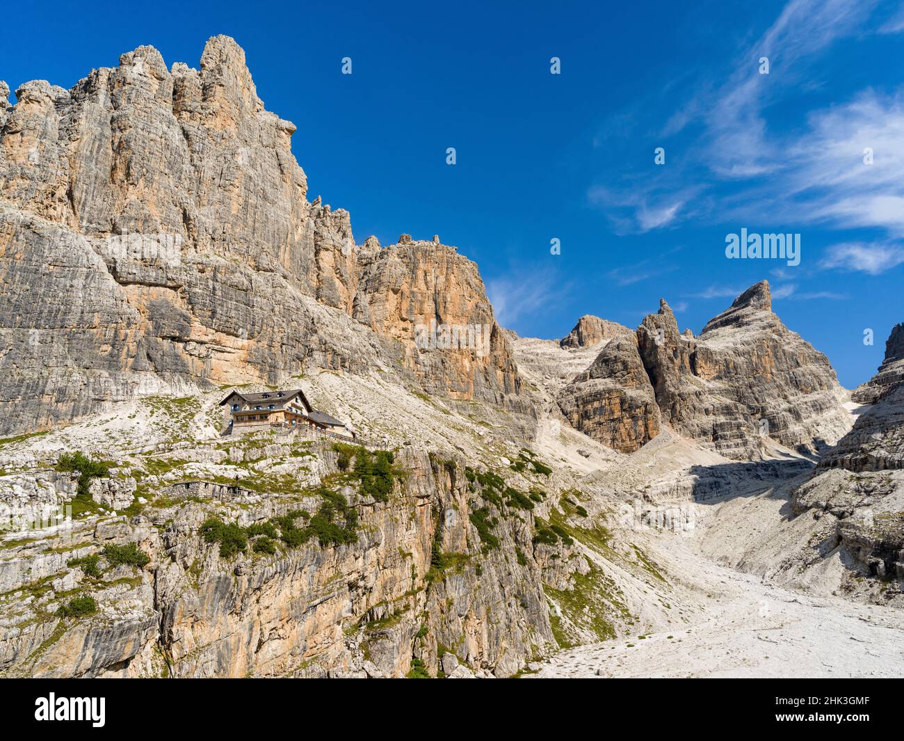 Berghütte Rifugio Tuckett e Sella. Die Brenta-Dolomiten, UNESCO-Weltkulturerbe. Italien, Trentino, Val Rendena. (Nur Für Redaktionelle Zwecke) Stockfoto