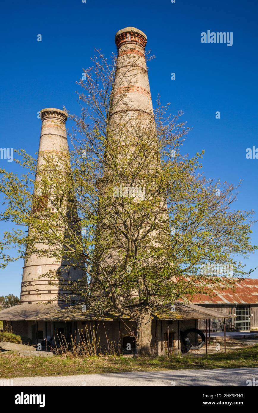 Schweden, Gotland Island, Bungenas, ehemalige Kreidemine und Militärstützpunkt, jetzt eine exklusive Ferienentwicklung und Naturreservat, rauchende Forme Stockfoto
