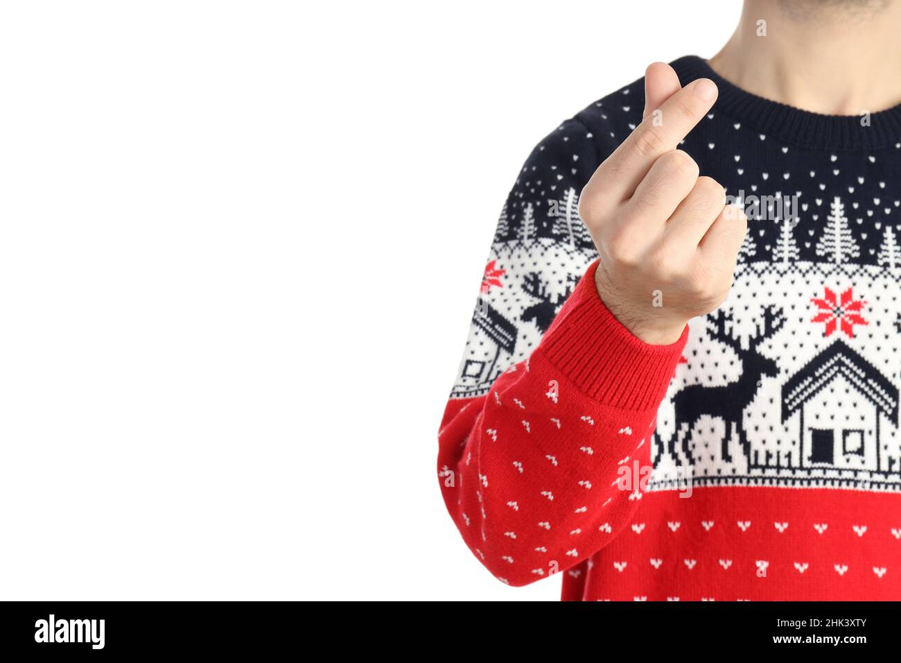 Kerl in Weihnachts-Pullover mit koreanischem Herzzeichen, isoliert auf weißem Hintergrund Stockfoto