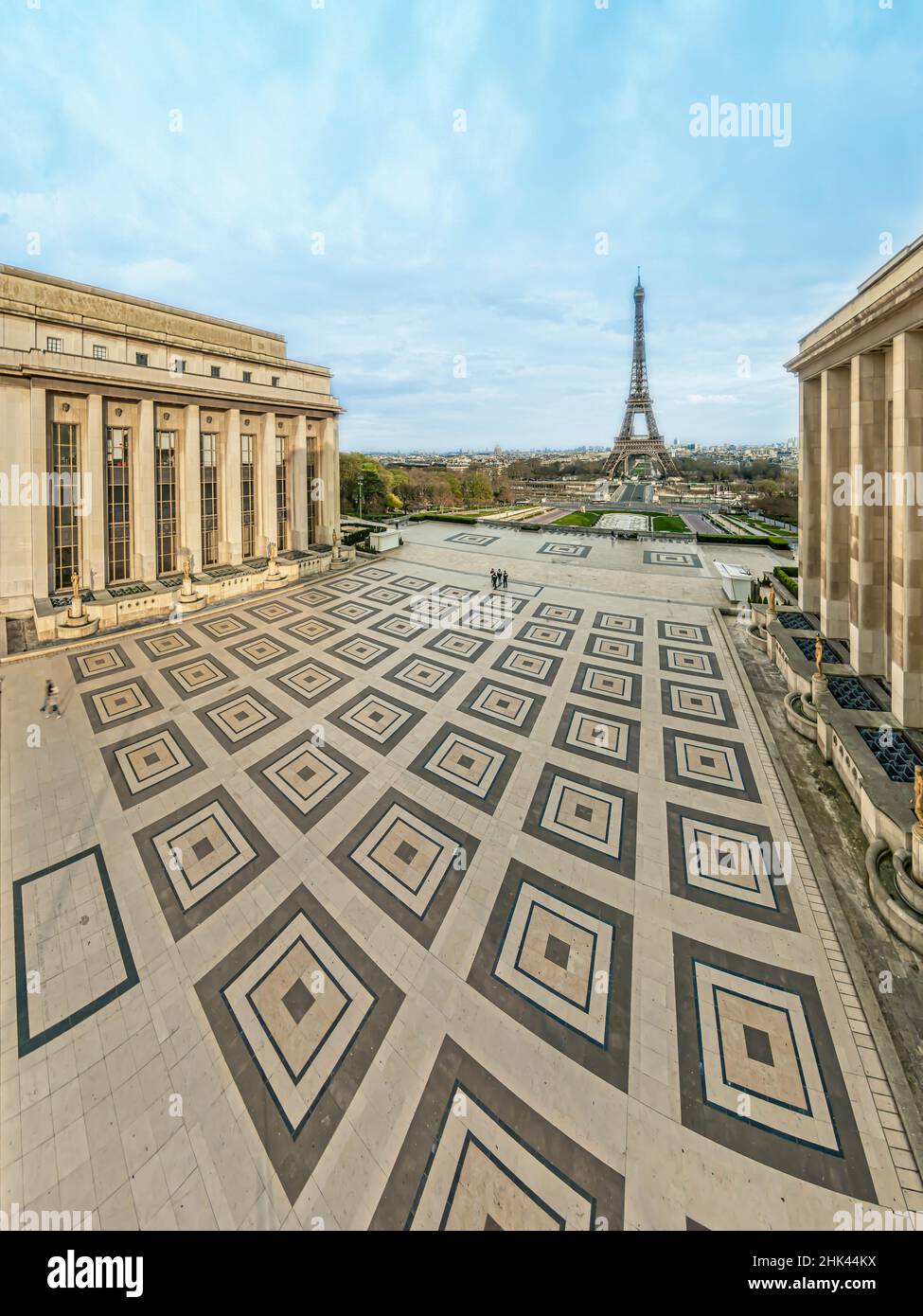 Frankreich - Paris (75) März 2020. Erste Woche der Gefangenschaft aufgrund der Epidemie des Coronavirus. Hier, die Trocadéro Esplanade, das Palais de Chaillot und Stockfoto