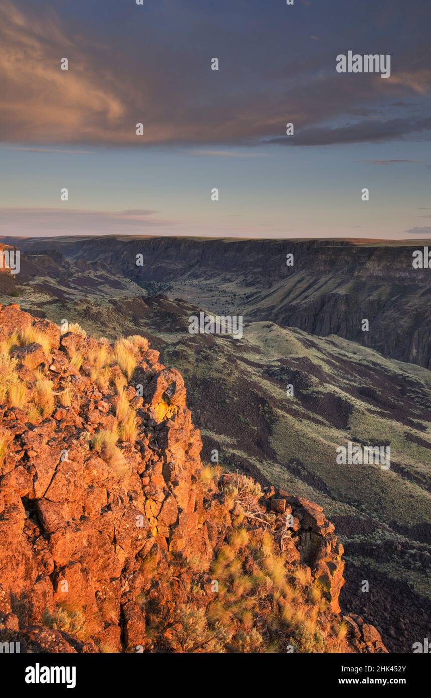 USA, Oregon. Sonnenuntergang im Owyhee River Canyon. Stockfoto