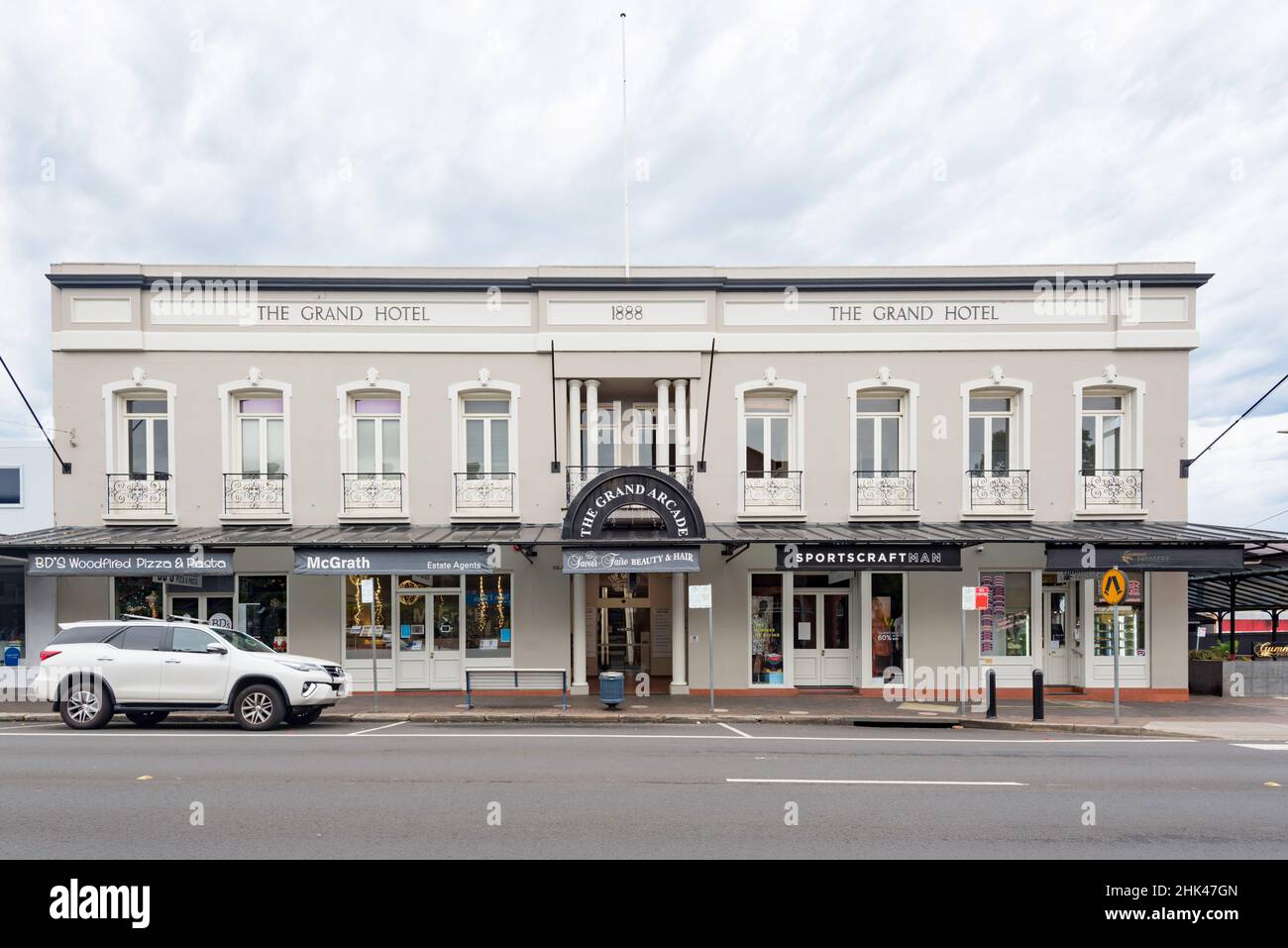 Das Grand Hotel 1887 in der Bong Bong Street in Bowral, New South Wales, Australien, wurde mit 35 Zimmern erbaut und heute für den Einzelhandel genutzt. Stockfoto