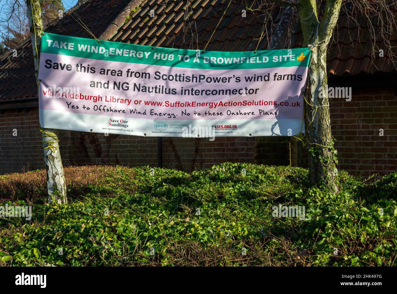 Kampagnenposter gegen Pläne von Offshore-Umspannstationen von Scottish Power und National Grid, Aldeburgh, Suffolk, England, Großbritannien Stockfoto