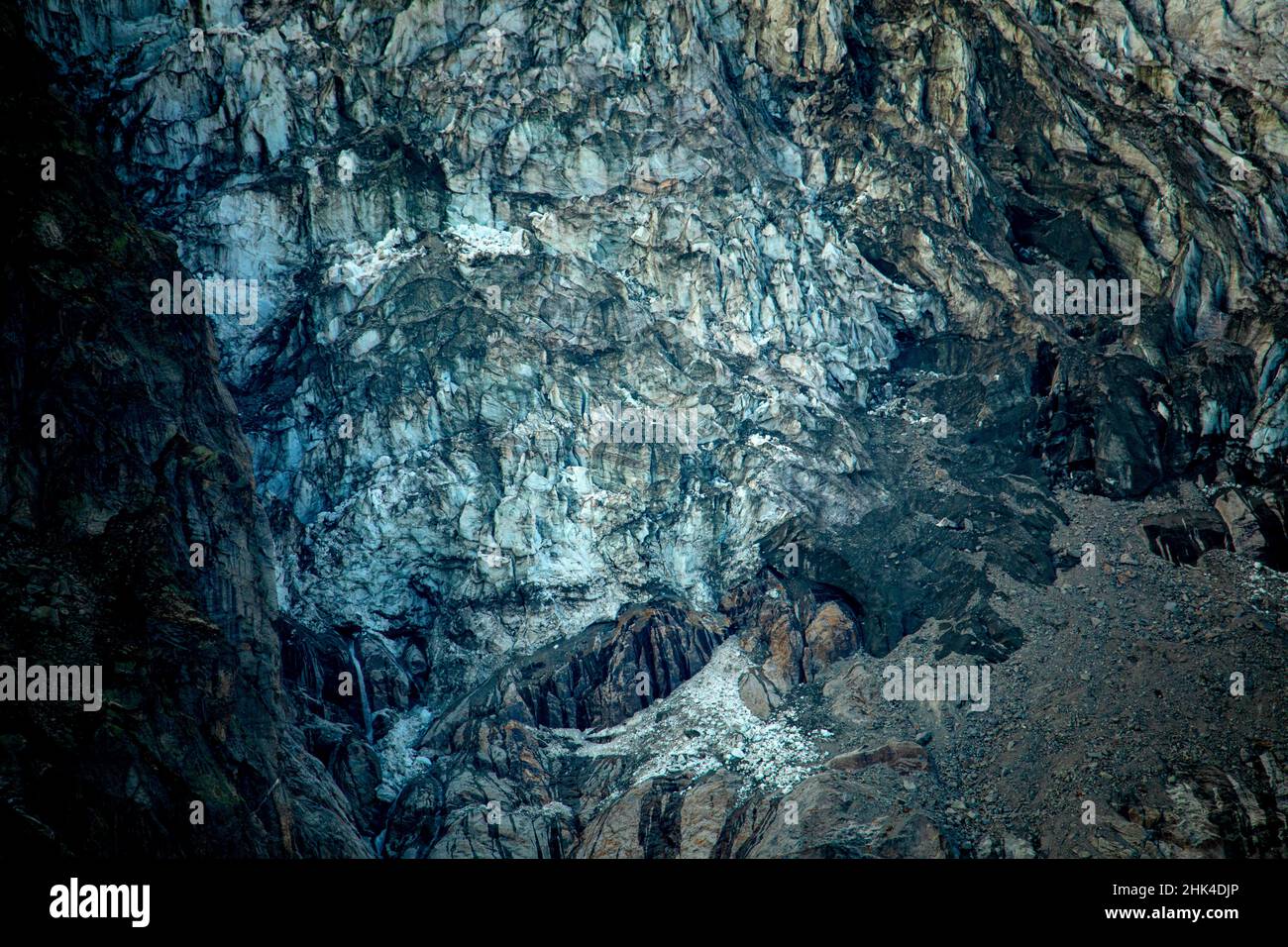 Experten warnen davor, dass ein Teil der Planpincieux Gletscher an der berühmten Mont Blanc ist auf die Gefahr zu kollabieren Stockfoto