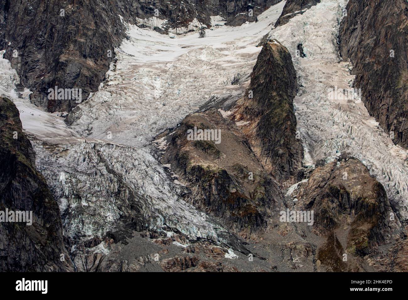 Experten warnen davor, dass ein Teil der Planpincieux Gletscher an der berühmten Mont Blanc ist auf die Gefahr zu kollabieren Stockfoto