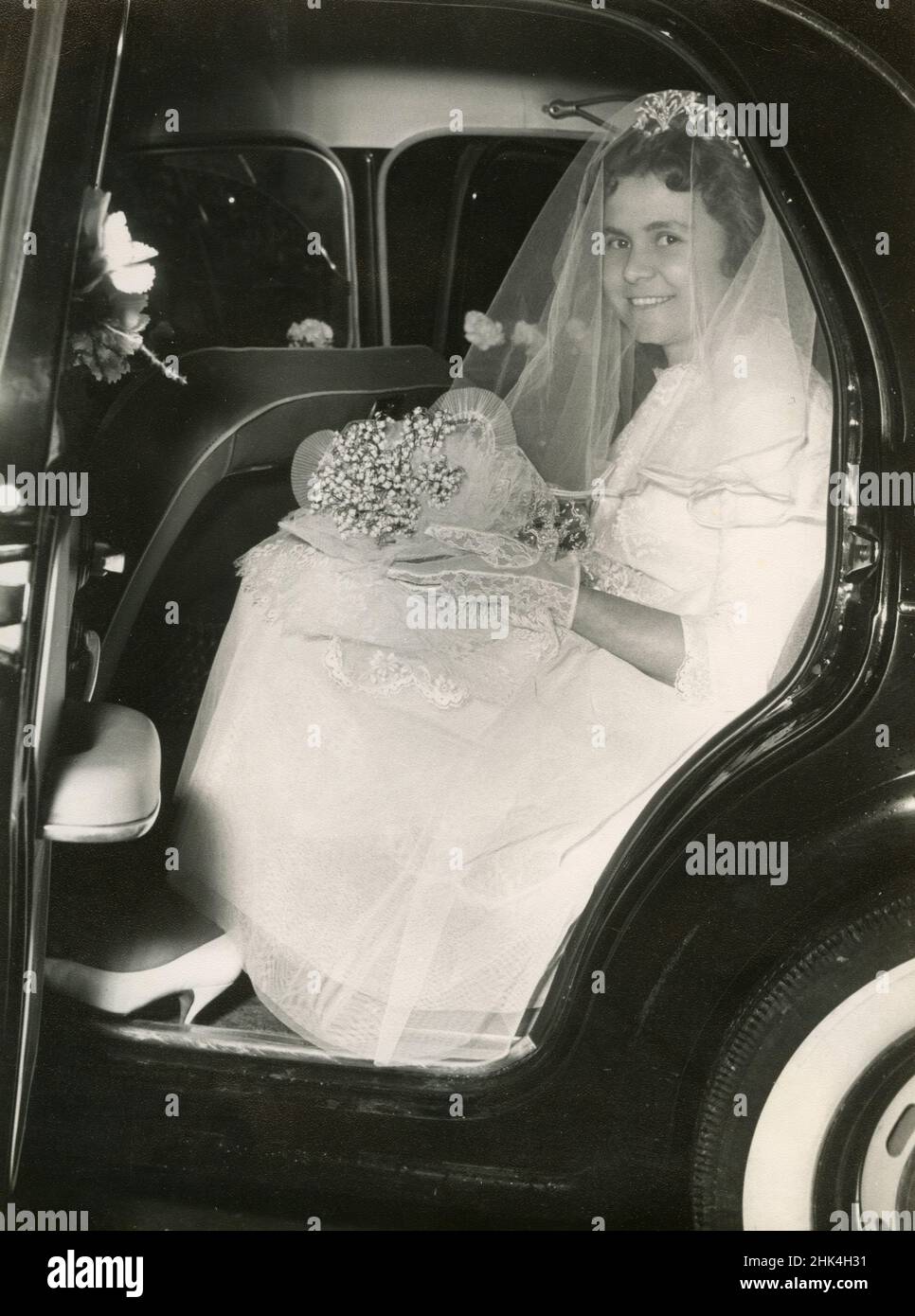 Hochzeit in Italien am 1950s: Die Braut und der Bräutigam haben gerade geheiratet Stockfoto
