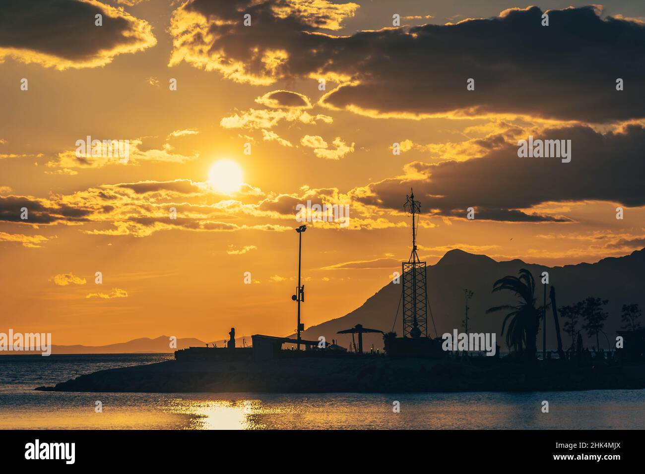 Sonnenuntergang im Hafen von Krvavica Stockfoto