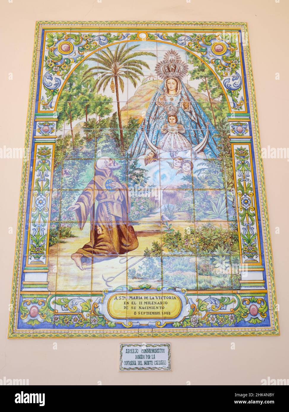 Keramikfliesen in der Basilika Santa Maria de La Victoria, Malaga, Spanien. Stockfoto