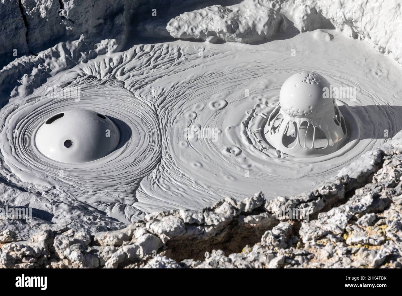 Kochende Schlammtöpfe im Andenfauna-Nationalpark Eduardo Avaroa, Abteilung Potosi, Bolivien, Südamerika Stockfoto