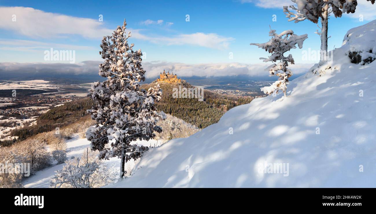 Schloss Hohenzollern im Winter, Schwäbische Alpen, Baden-Württemberg, Deutschland, Europa Stockfoto