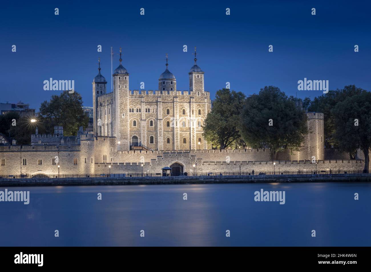 Der Tower of London, 11th Jahrhundert mittelalterliches normannisches Schloss, das die Kronjuwelen beherbergt, UNESCO-Weltkulturerbe, City of London, London, England Stockfoto