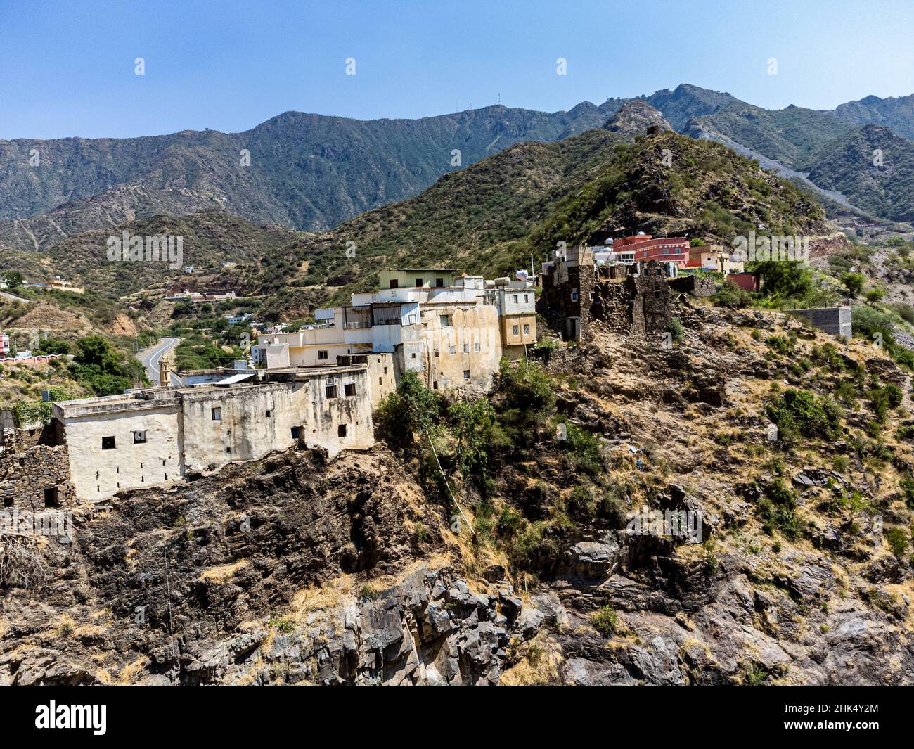 Dorf an einem Felsrand, Asir Mountains, Königreich Saudi-Arabien, Naher Osten Stockfoto