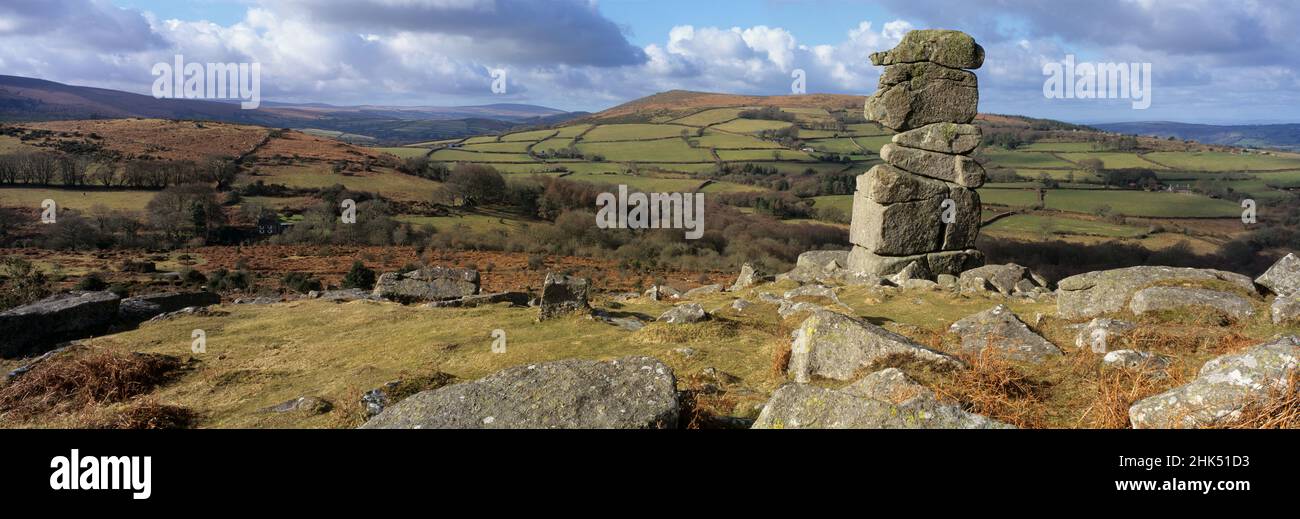 Panoramablick auf die Granitfelsen von Bowerman in der Nähe von Manaton, Dartmoor National Park, Devon, England, Vereinigtes Königreich, Europa Stockfoto