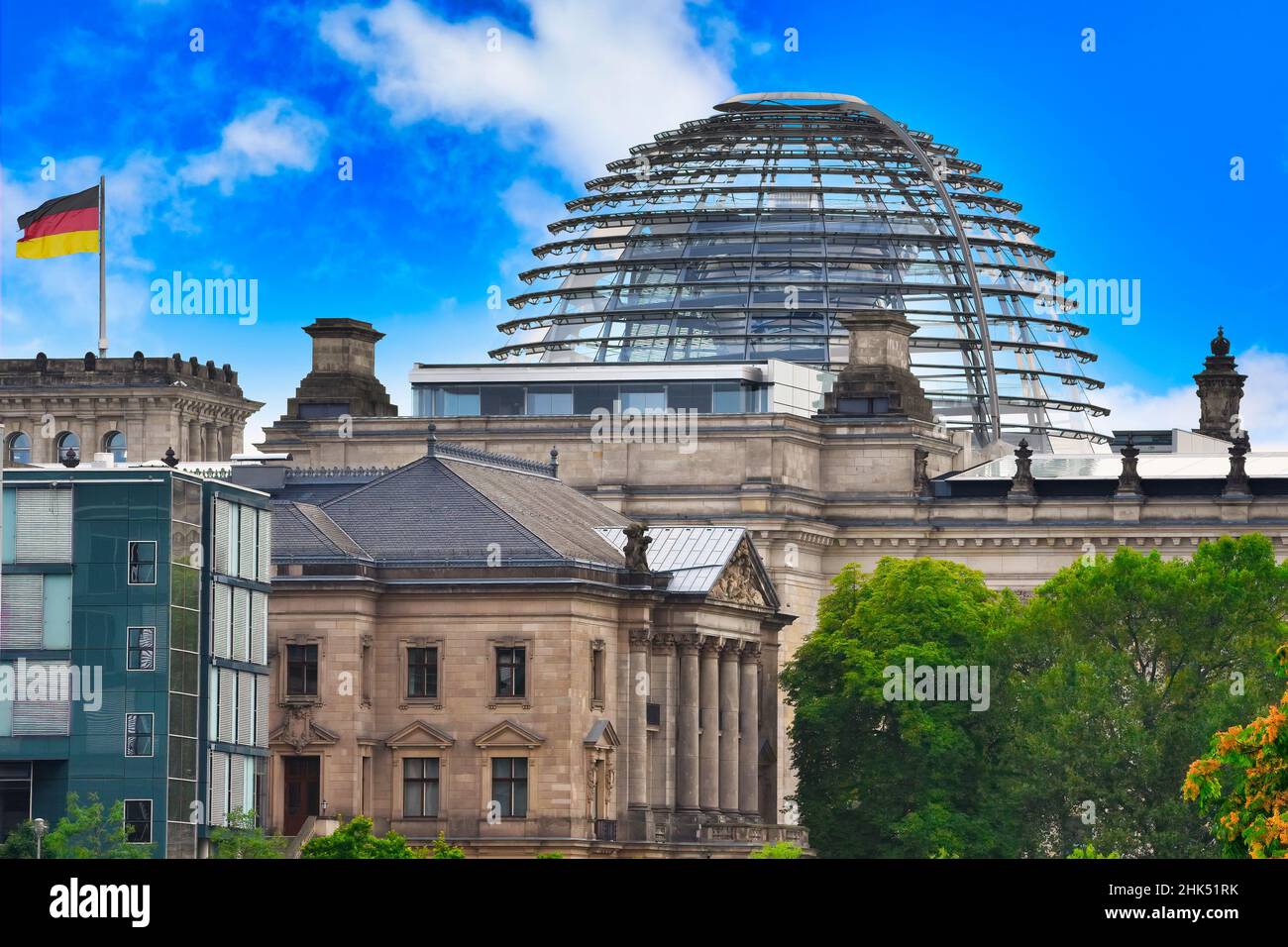 Reichstagsgebäude mit dem Deutschen Bundestag, Regierungsbezirk, Tiergarten, Berlin, Deutschland, Europa Stockfoto