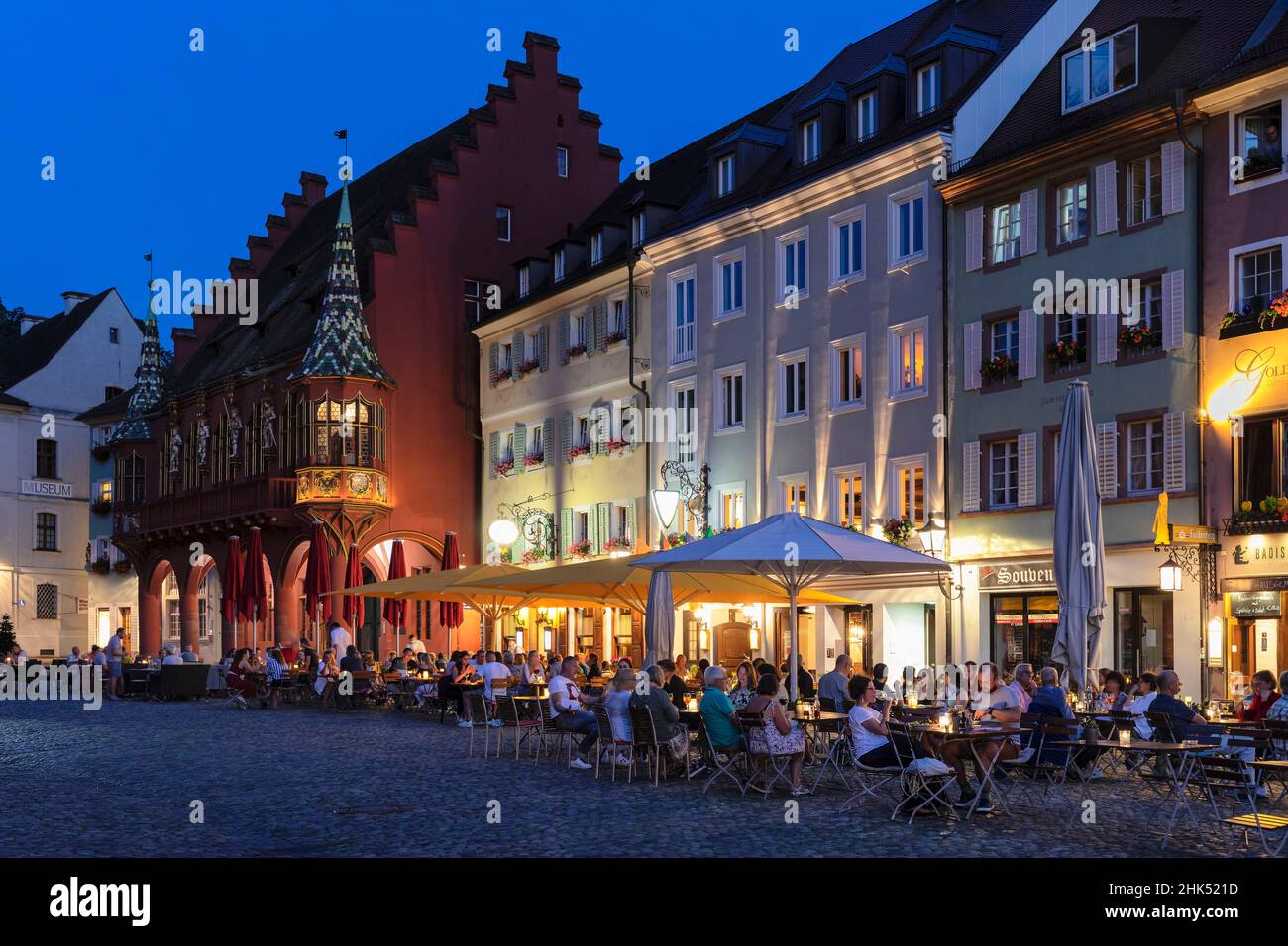 Restaurants im Kaufhaus Hall am Münsterplatz, Freiburg, Schwarzwald, Baden-Württemberg, Deutschland, Europa Stockfoto