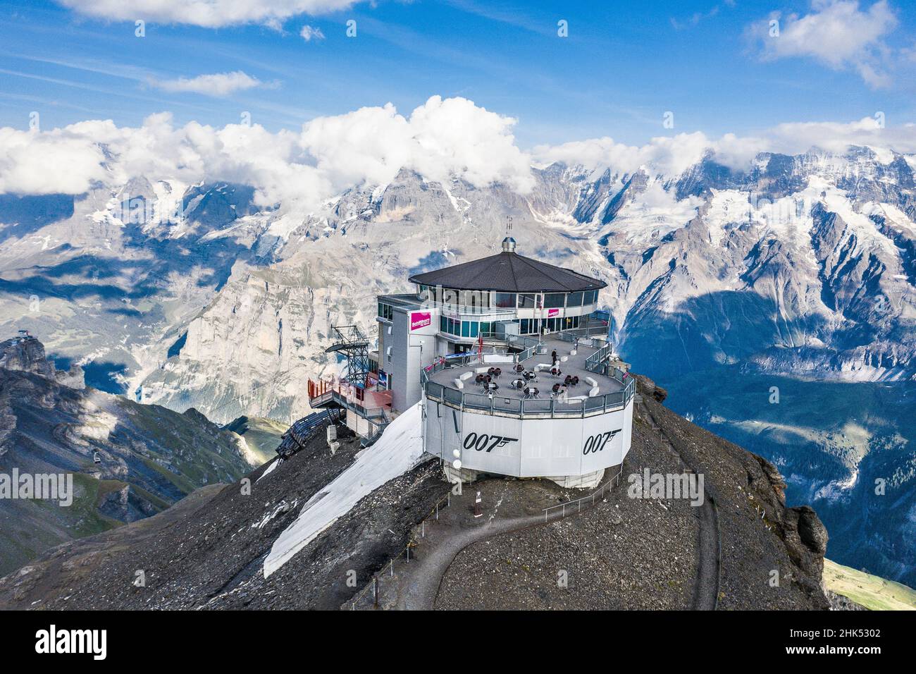 Schilthorn Piz Gloria Seilbahn mit Berner Alpen im Hintergrund, Murren, Jungfrau Region, Schweizer Alpen, Schweiz, Europa Stockfoto