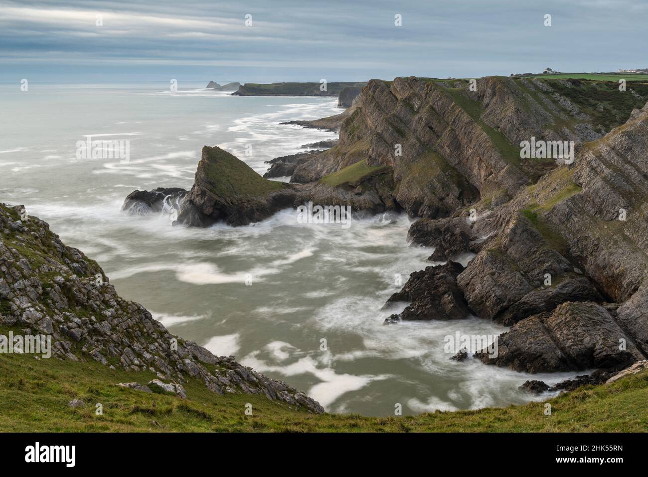 Dramatische Küstenlandschaft auf den Klippen auf der Gower Halbinsel im Herbst, Wales, Vereinigtes Königreich, Europa Stockfoto