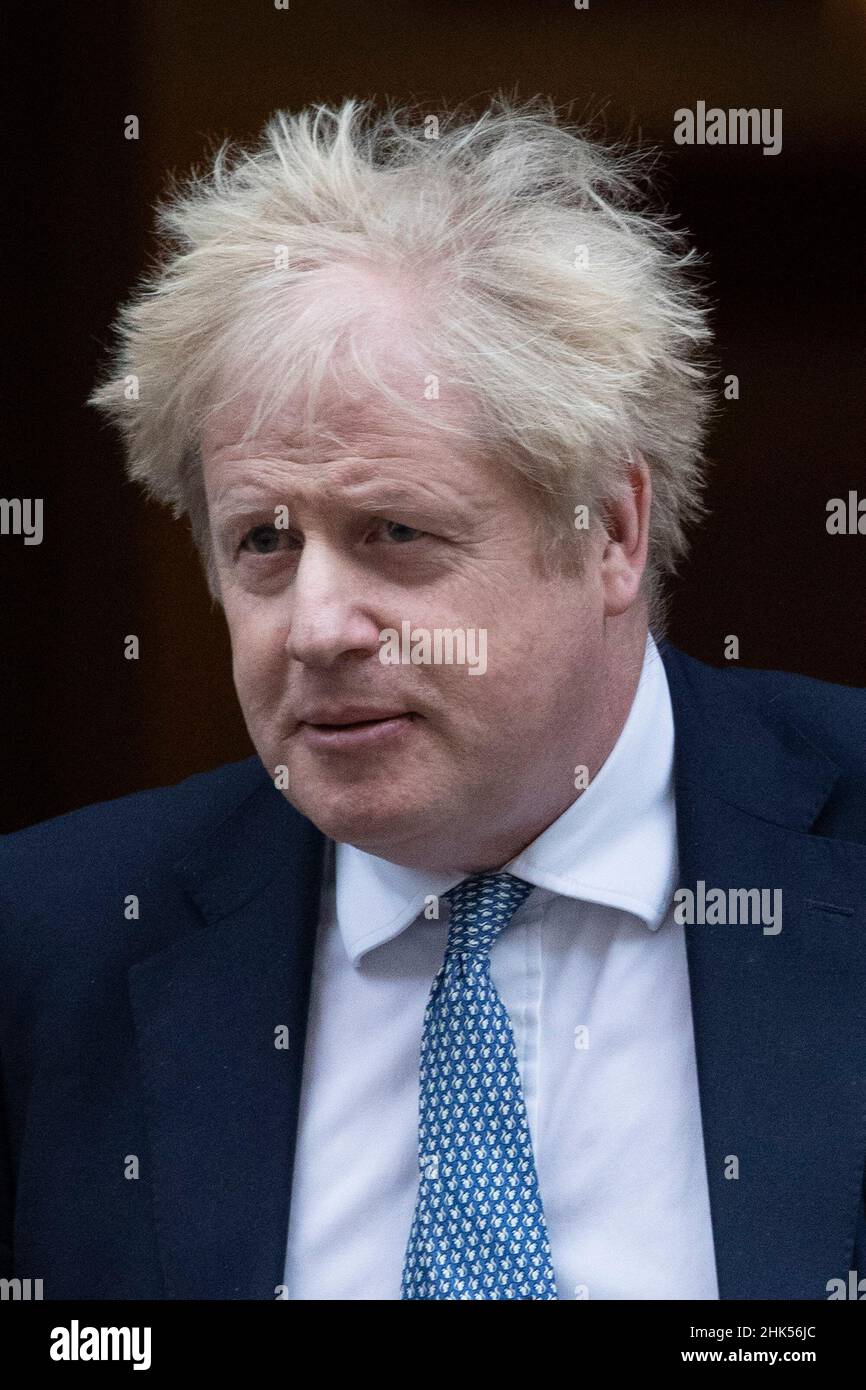 02/02/2022. London, Großbritannien. Premierminister Boris Johnson verlässt die Nummer 10, Downing Street, um das Parlamentsgebäude zu verlassen. Herr Johnson steht unter Druck Stockfoto
