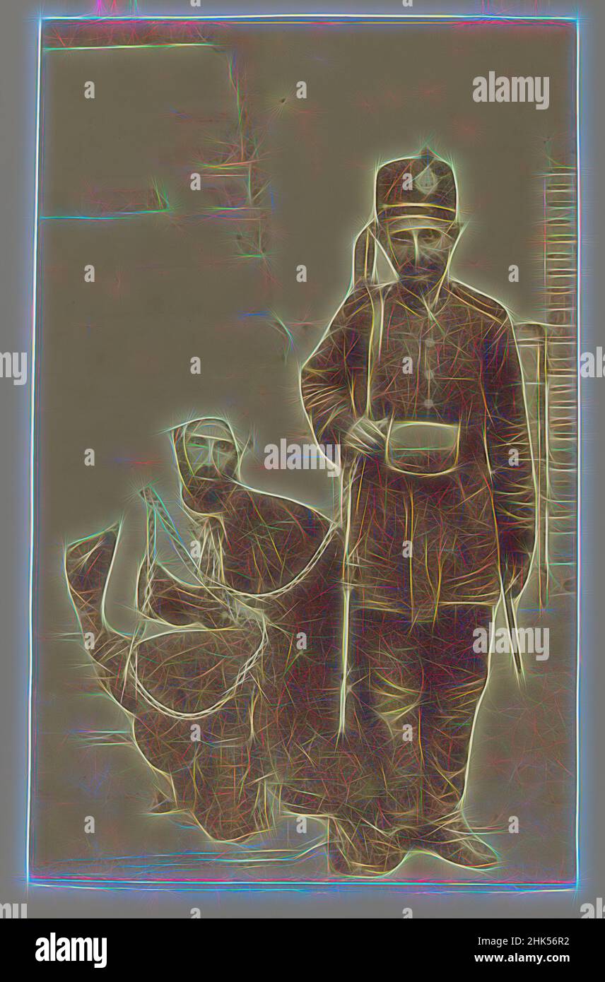 Inspiriert von Albumen Silberfoto, 19th Jahrhundert, Qajar, Qajar-Periode, 13 9/16 x 10 1/2 Zoll, 34,4 x 26,7 cm, Albumen, Ketten, Gewehr, Iran, Männer, Naher Osten, Militär, Persisch, Fotografie, Fotografie, portait, Sepia, Sklave, Straße, Neu gestaltet von Artotop. Klassische Kunst neu erfunden mit einem modernen Twist. Design von warmen fröhlichen Leuchten der Helligkeit und Lichtstrahl Strahlkraft. Fotografie inspiriert von Surrealismus und Futurismus, umarmt dynamische Energie der modernen Technologie, Bewegung, Geschwindigkeit und Kultur zu revolutionieren Stockfoto