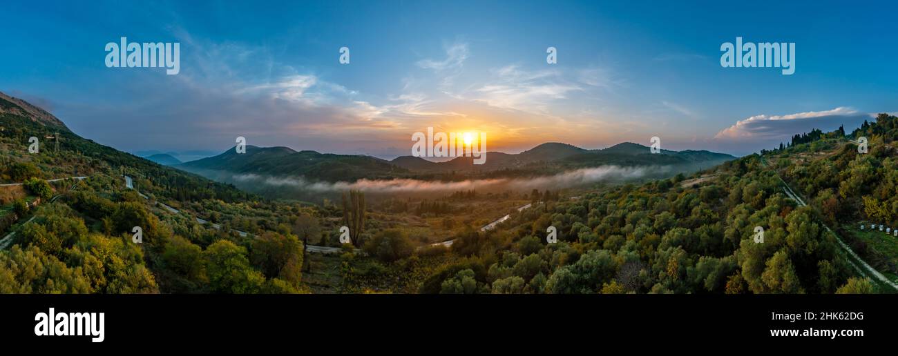 Nebel und Sonne in Lefkada, Griechenland Stockfoto