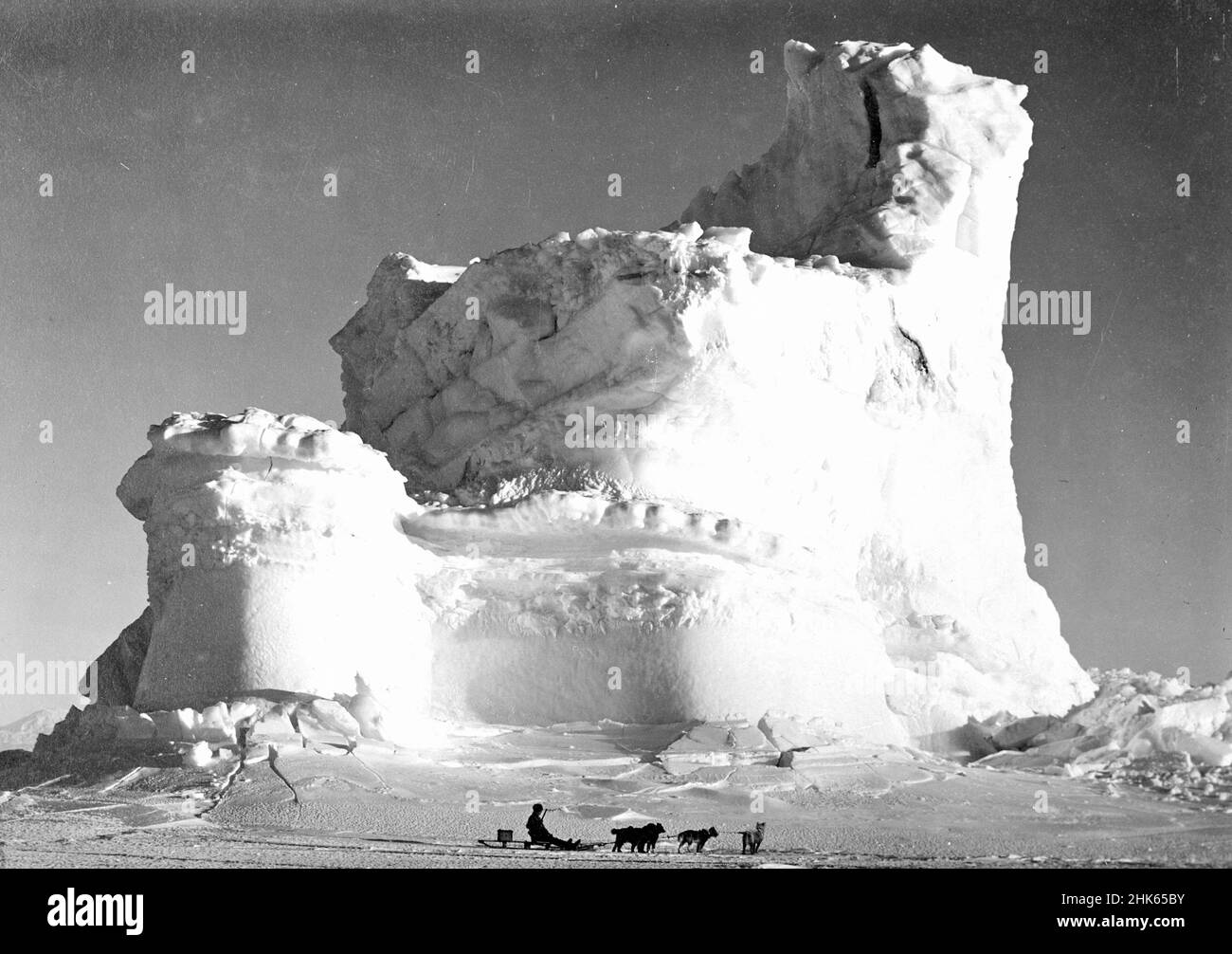 Herbert George Ponting - der schlossberg, ein verwitterter Eisberg im Sommer - 1910 - 1911 Stockfoto