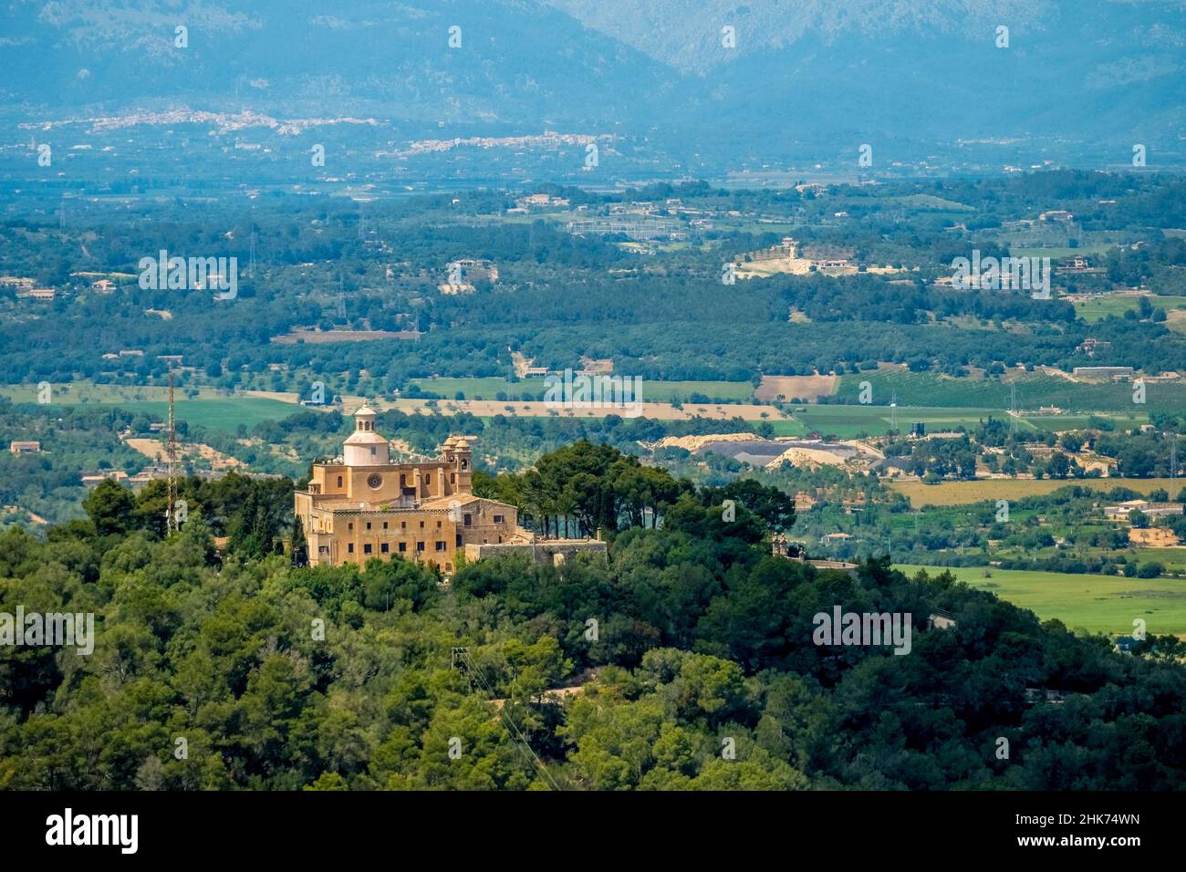 Luftaufnahme, Kloster Santuari de Bonany am Puig de Bonany, Petra, Europa, Balearen, Spanien, Es, Wallfahrtskirche, Kapelle, Kirche, Kloster, Mal Stockfoto