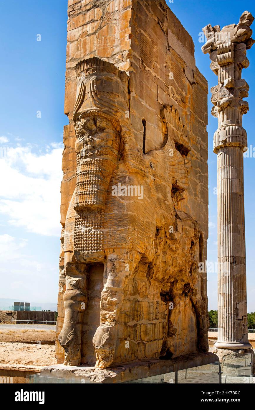 Tor aller Länder mit geflügelten Mischwesen, Persepolis, Persepolis, Iran Stockfoto Tor aller Länder mit geflügelten Mischwesen, Persepolis, Persepolis, Iran Stockfoto