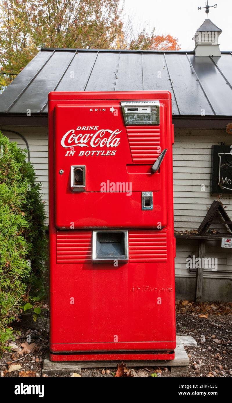 Vintage Coca Cola Getränkeautomat, VT, Vermont, USA, USA Stockfoto
