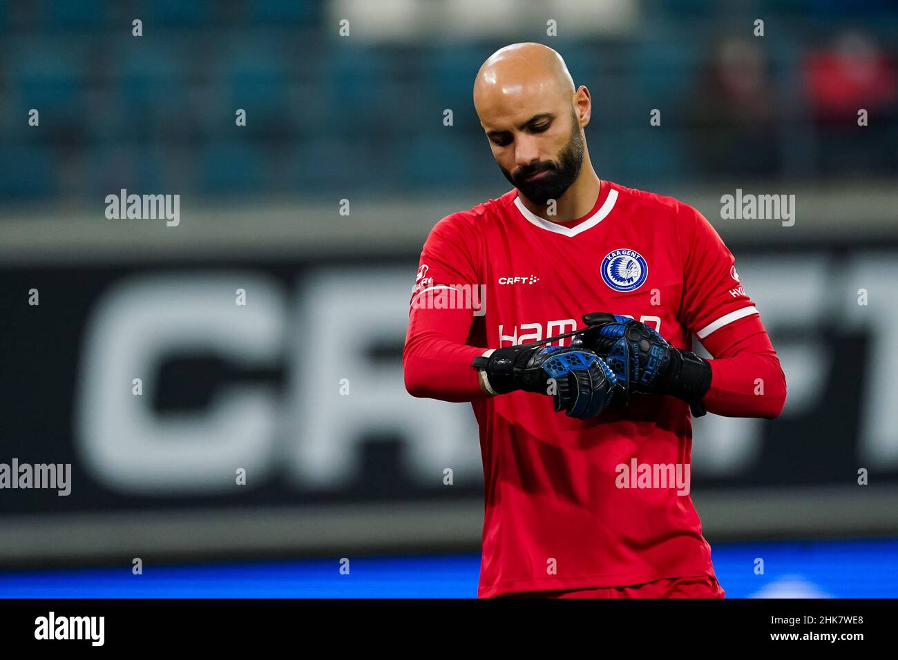 GENT, BELGIEN - 2. FEBRUAR: Sinan Bolat beim Croky Cup Halbfinale 1st Leg Match zwischen KAA Gent und Club Brugge in der Ghelamco Arena am 2. Februar 2022 in Gent, Belgien (Foto: Jeroen Meuwsen/Orange Picches) Stockfoto