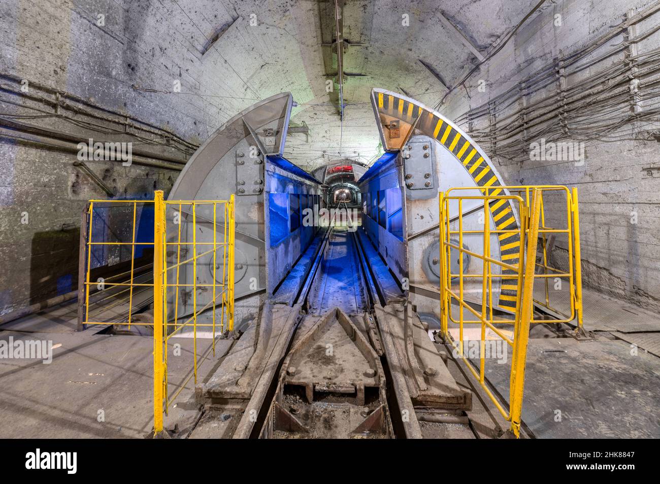 Rotierender Entlader von U-Bahn-Autos Stockfoto