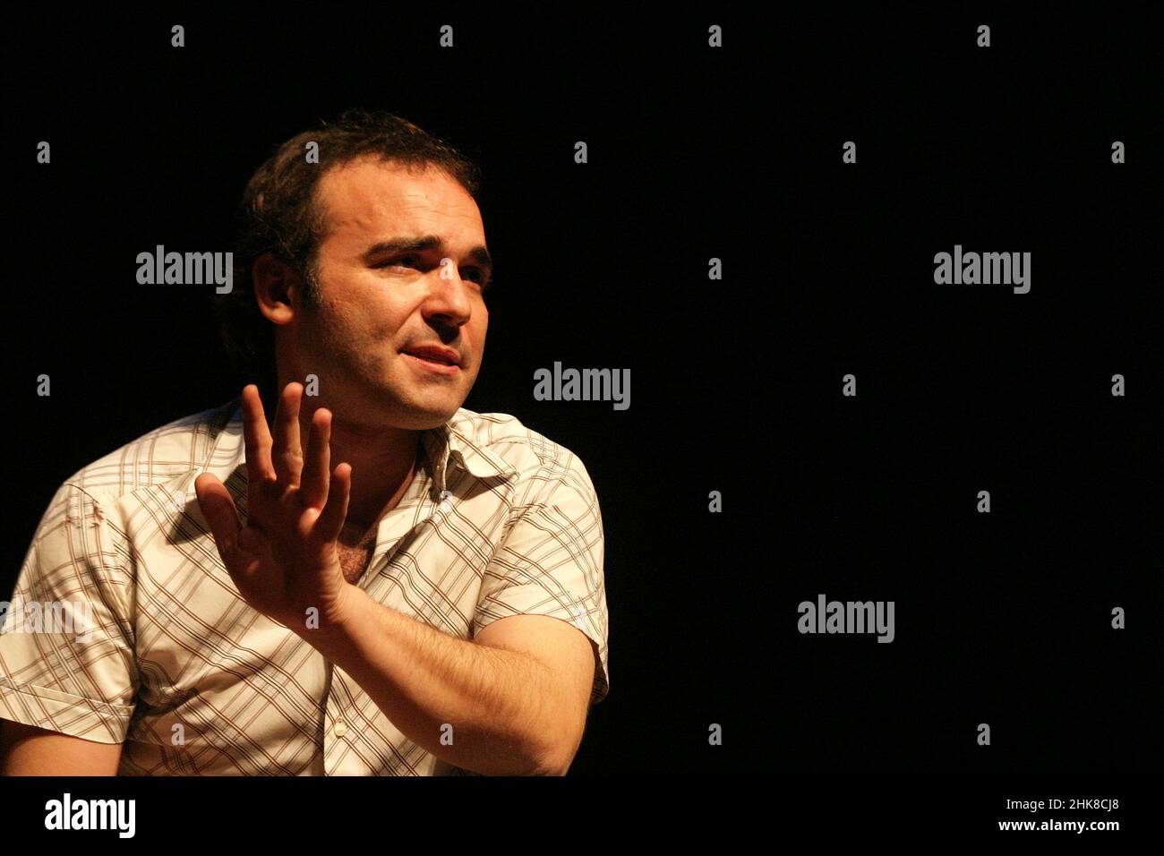ISTANBUL, TÜRKEI - 28. MÄRZ: Der türkische Schauspieler, Komiker und Schauspieler Engin Gunaydin porträtiert am 28. März 2008 in Istanbul, Türkei. Stockfoto