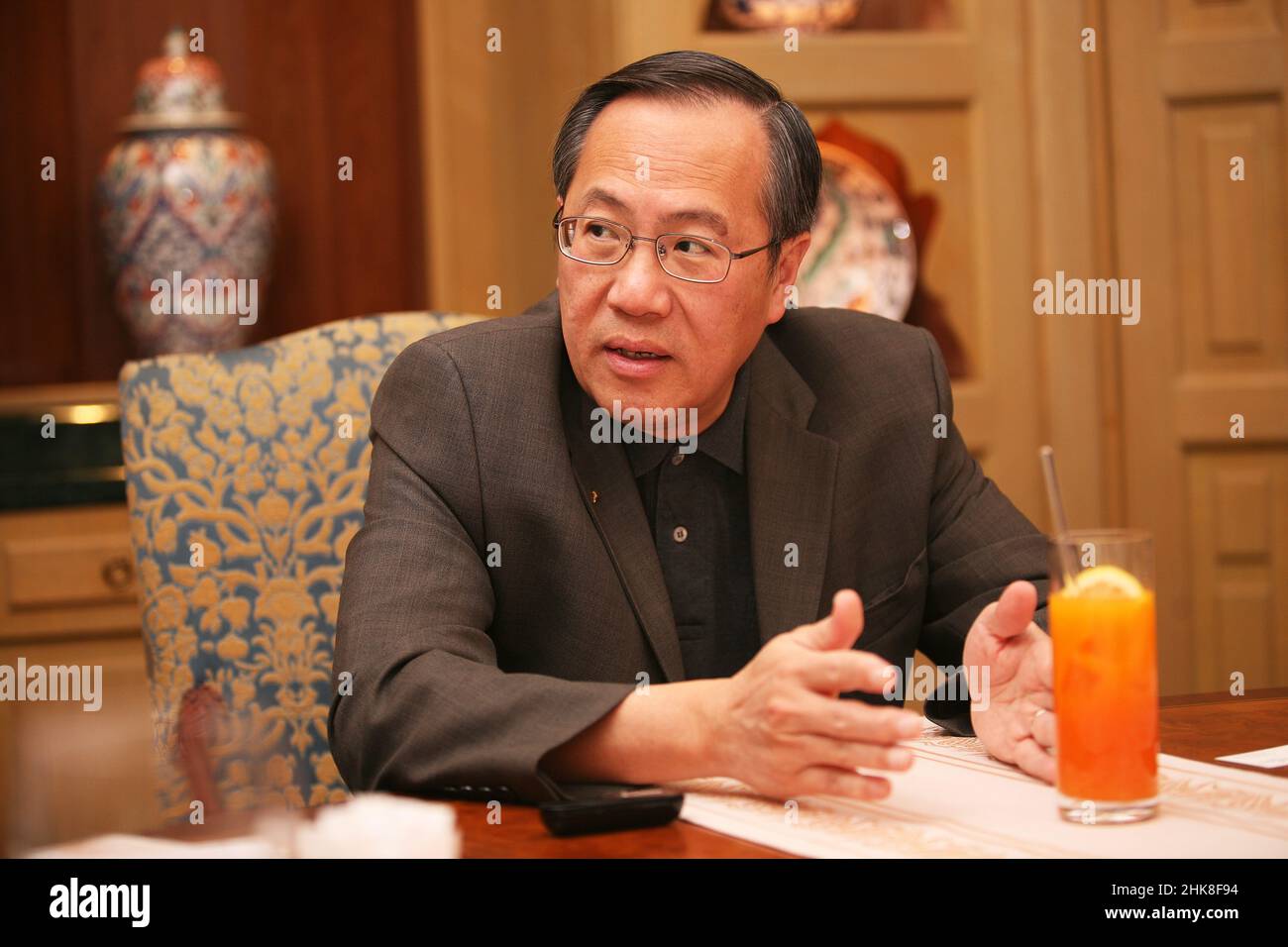 ISTANBUL, TÜRKEI - 16. APRIL: Hung Tran, Geschäftsführer des berühmten Geschäftsmannes und Institutes of International Finance, Portrait am 16. April 2009 in Istanbul, Türkei. Stockfoto