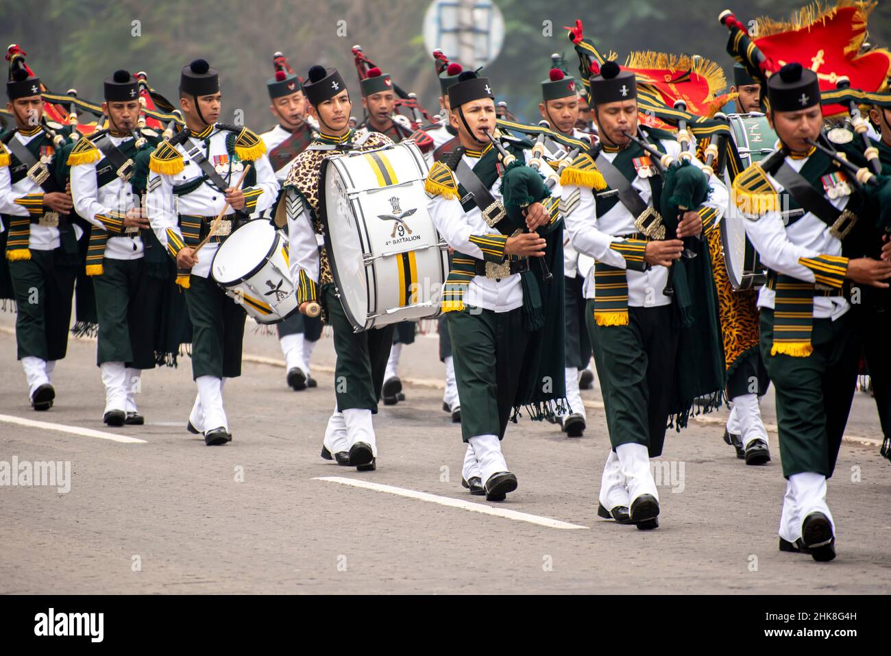 Kalkutta, Indien - 24. Januar 2022: Der Dudelsackläufer der indischen Armee übt seine Leistung während des republic Day. Die Zeremonie wird von der indischen Armee jedes Jahr durchgeführt Stockfoto