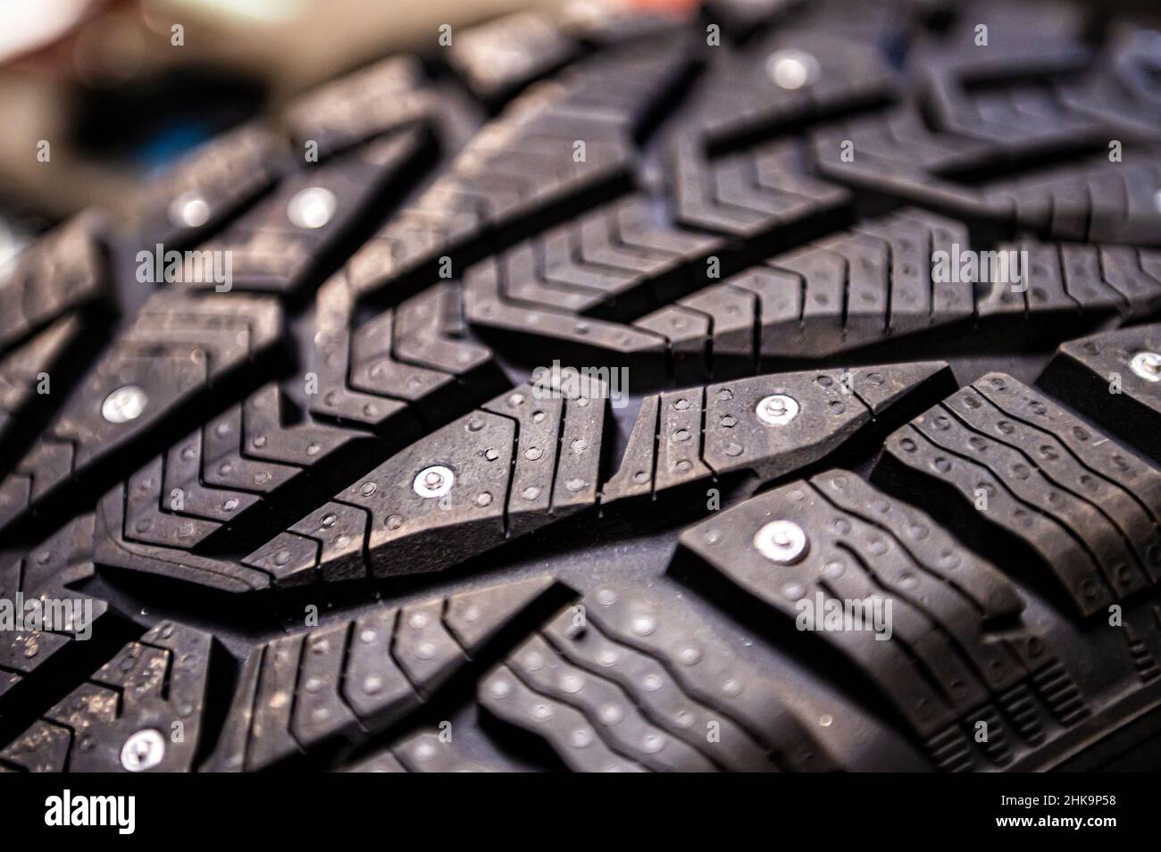 Winter tyre studs -Fotos und -Bildmaterial in hoher Auflösung – Alamy