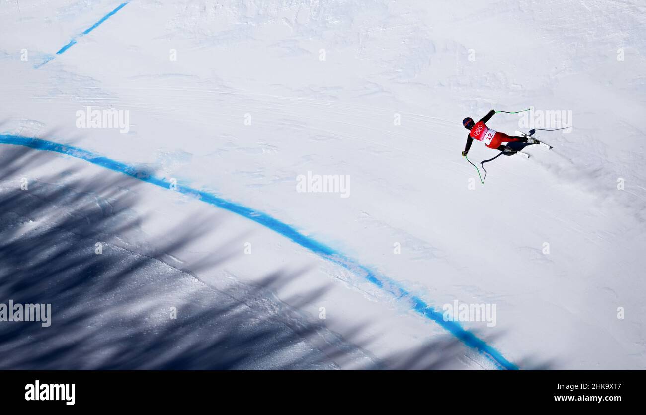 Peking, China. 3rd. Februar 2022. James Crawford aus Kanada tritt am 3. Februar 2022 beim Alpine Skiing Men's Downhill 1st Training in Yanqing, Peking, an. Quelle: Lian Zhen/Xinhua/Alamy Live News Stockfoto