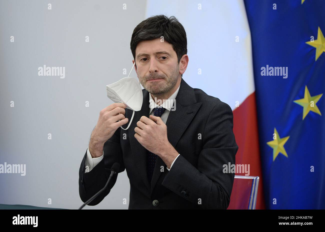 Italien, Rom, 2. Februar 2022 : Roberto Speranza, italienischer Gesundheitsminister, auf Pressekonferenz nach dem Ministerrat über Maßnahmen gegen die Covid-Krankheit Foto © Fabio Cimaglia/Sintesi/Alamy Live News Stockfoto