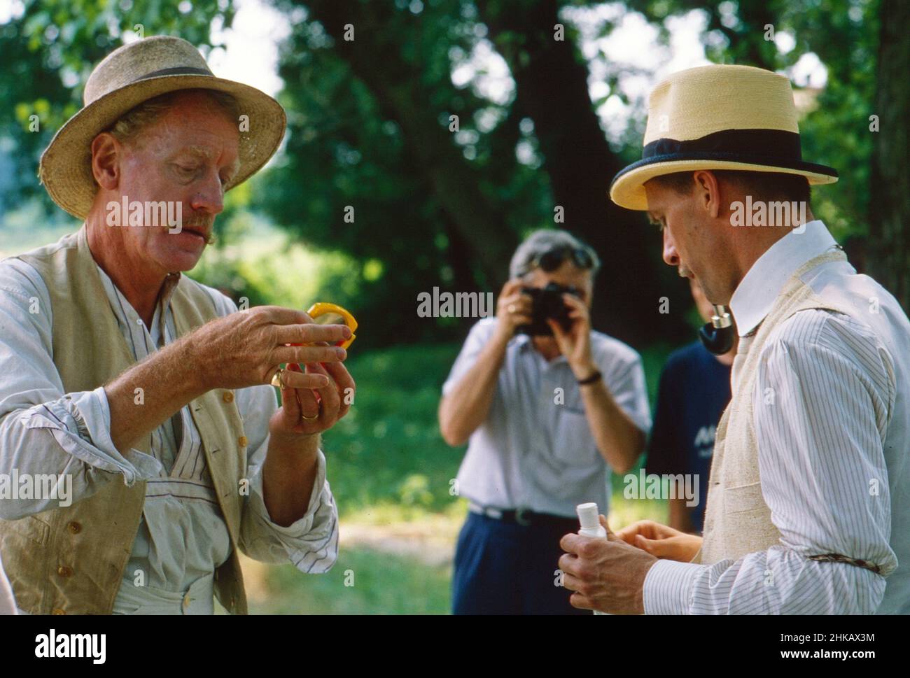 Mio caro dottor Gräsler, aka der Badearzt, Deutschland/Italien/Ungarn 1990, Regie: Roberto Faenza, Darsteller Max von Sydow und Keith Carradine in einer Drehpause Stockfoto